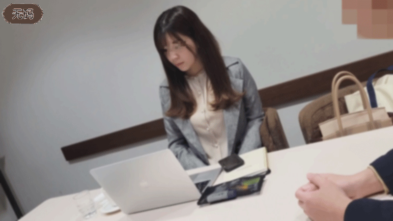 FC2-4407539 【個人】 元公務員の美乳美人。仕事先まで乗り込み口内射精。自宅まで取り立て美乳を弄び嫌が